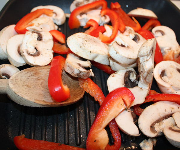 SDO Nutrition mushroom and pepper prep